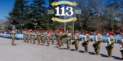 DESFILE CIUDAD ALMAFUERTE 2025